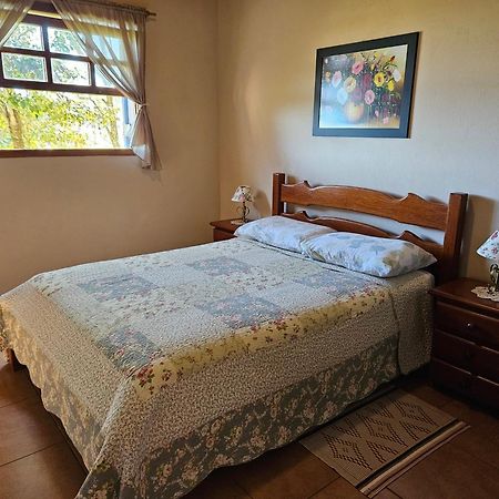 Casa De Campo Araxa Na Montanha Com Piscina Piracaia Eksteriør billede